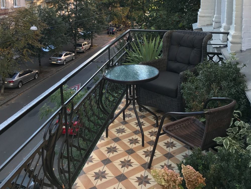 Actualité : De parfaites astuces, simples et naturelles, pour nettoyer efficacement son balcon !
