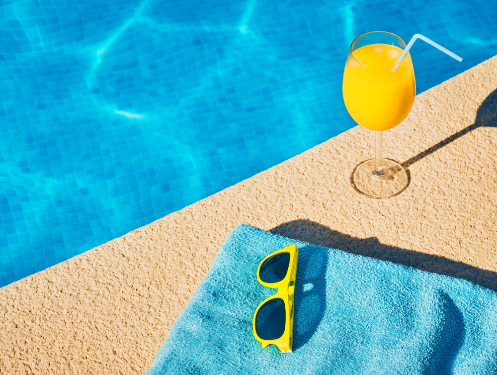 Photo de la dernière actualité - Une serviette de plage en éponge ou microfibre impeccable