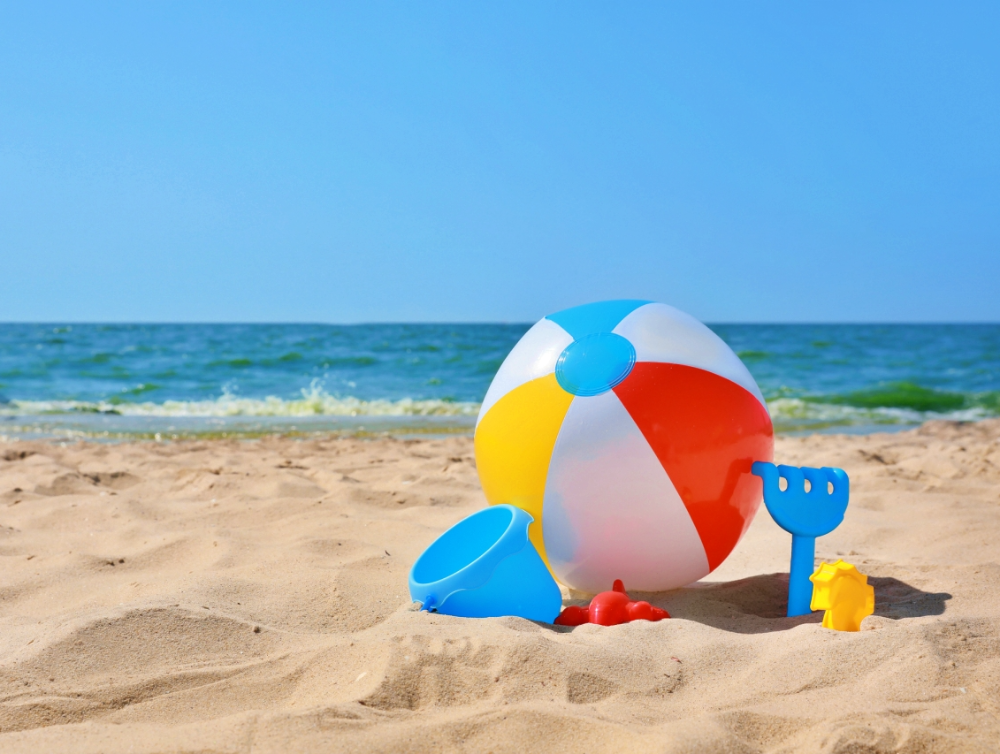Photo de la dernière actualité - Bien nettoyer et désinfecter les jouets de plage des enfants
