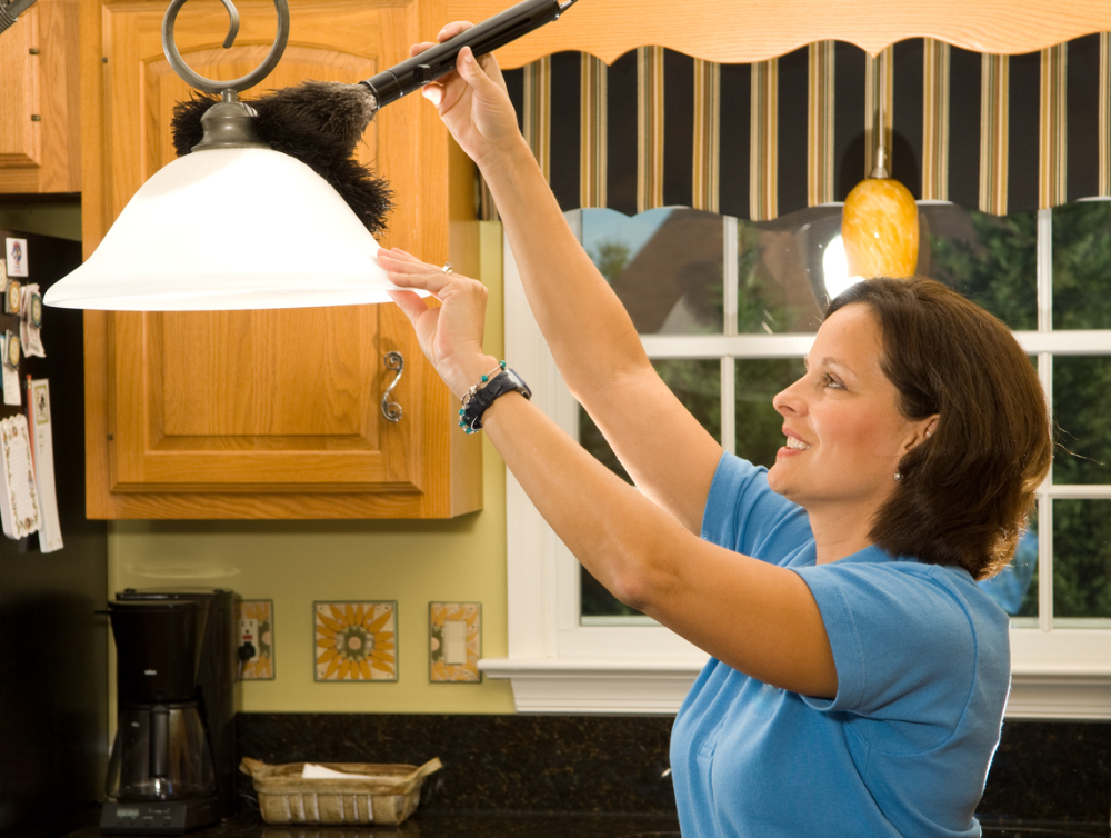 Photo de la dernière actualité - Baisse de luminosité en hiver : nettoyer ampoules et luminaires (guide)