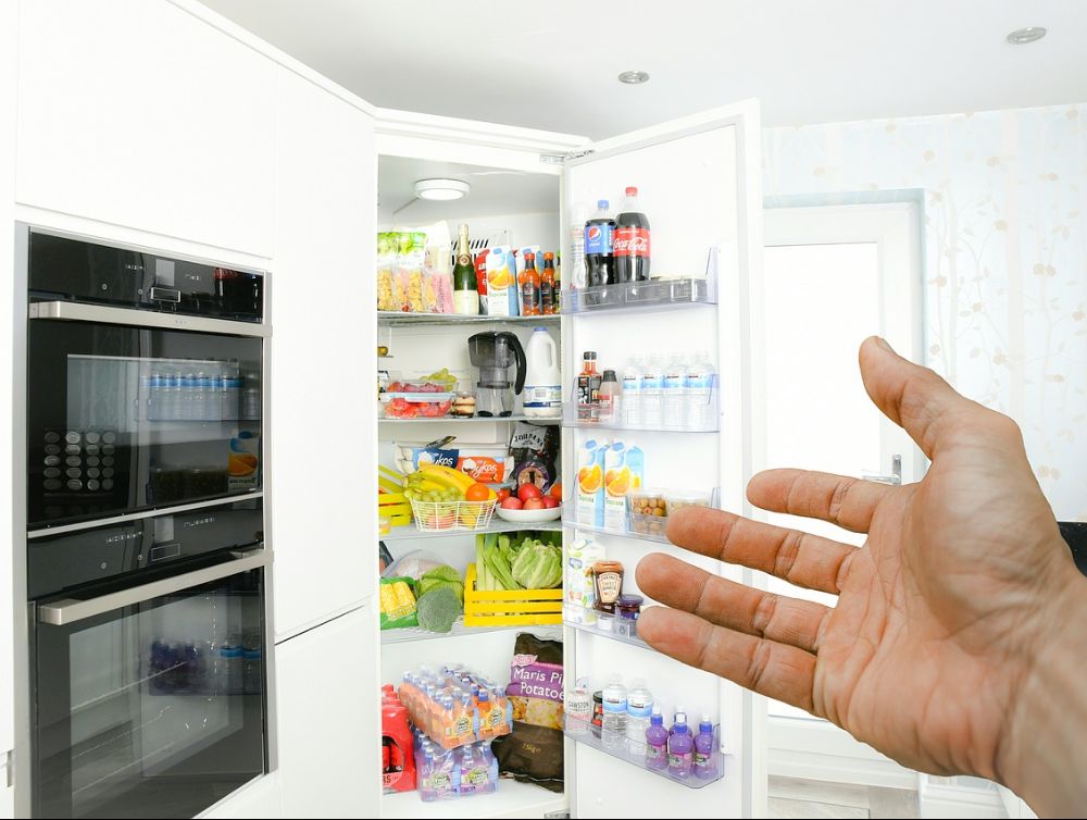 Nos conseils pour enlever les mauvaises odeurs du réfrigérateur