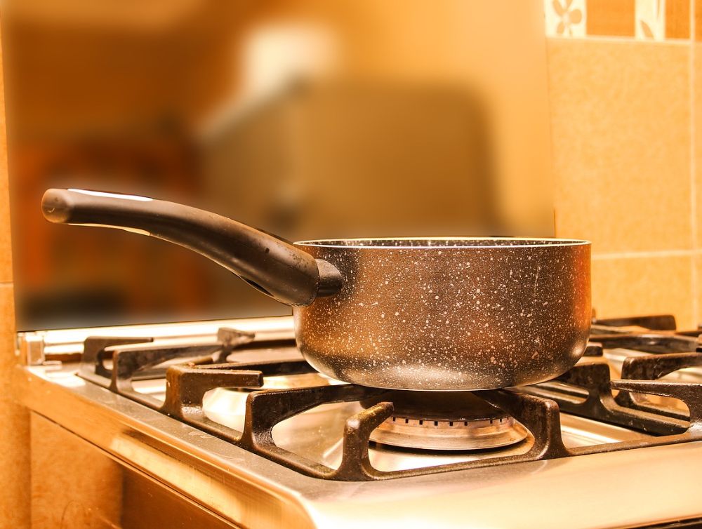 Image de l'actualité Poêles, casseroles, pots : comment bien nettoyer les traces de brûlure ? 
