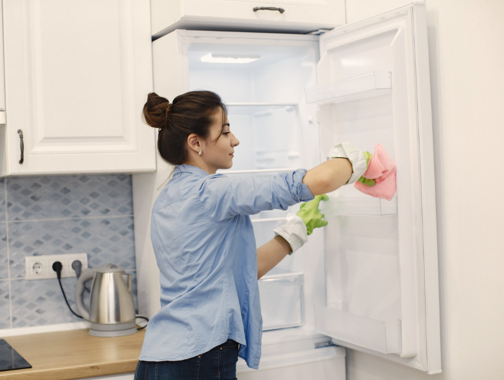 Image de l'actualité Guide ménage : Comment nettoyer efficacement son frigo et son congélateur ?