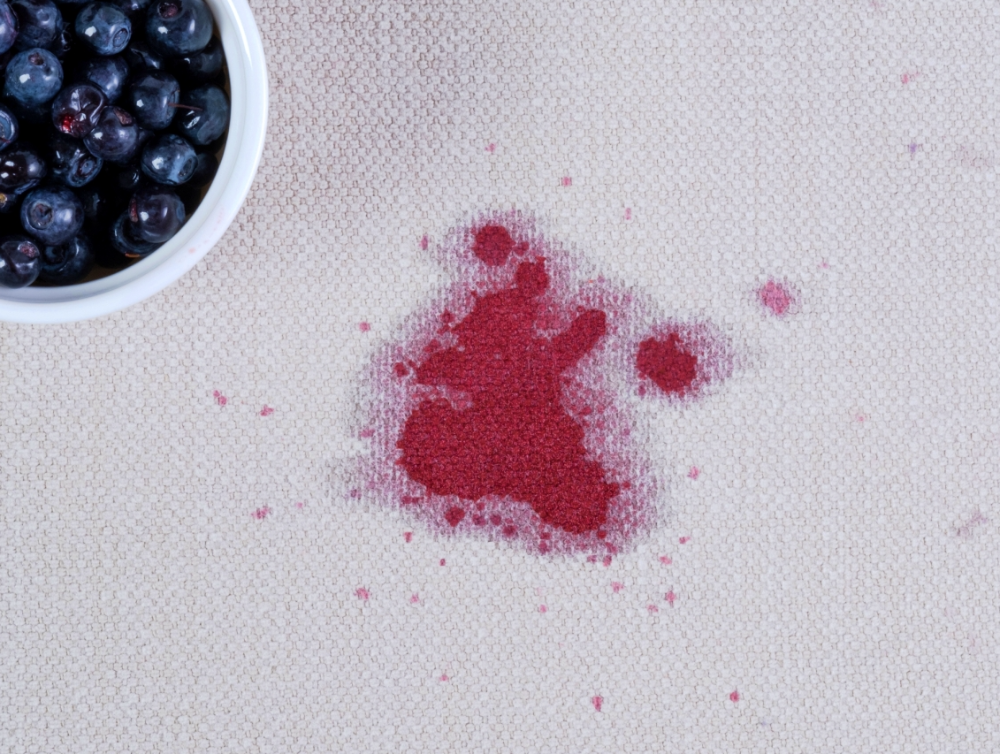 les conseils d’une femme de ménage à Mérignac pour les taches de fruits rouges