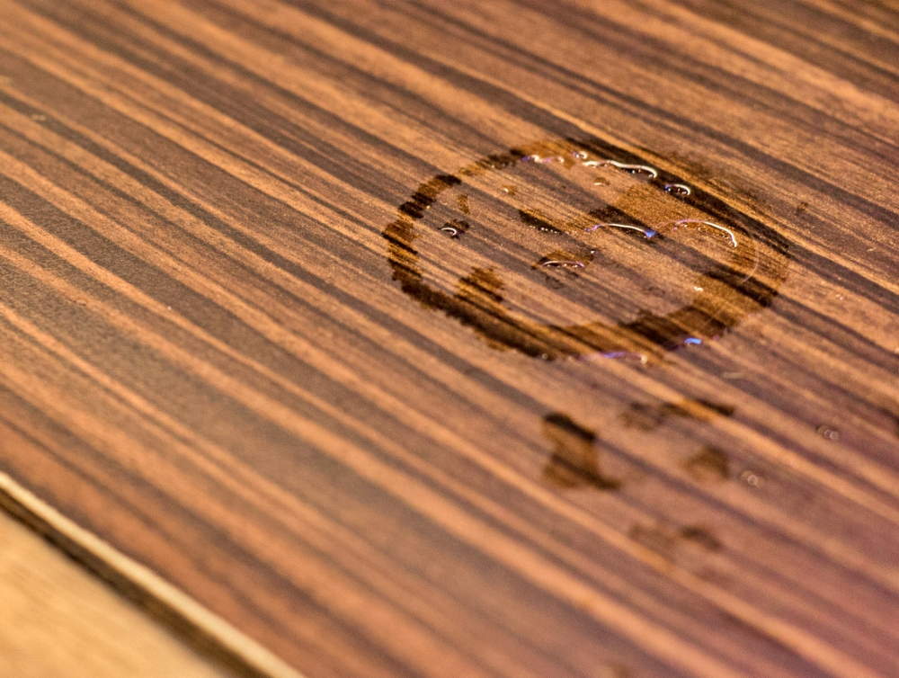 les conseils d’une femme de ménage pour retirer les traces d’eau à Saint-Étienne