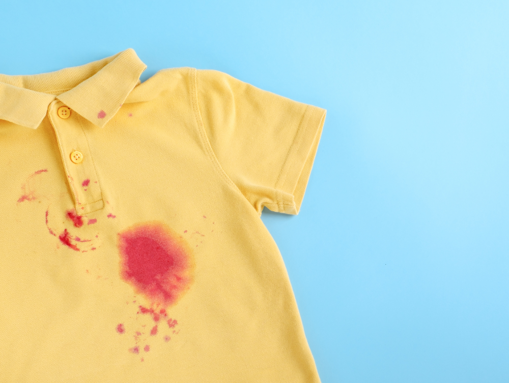 Nettoyage des taches sur du linge blanc ou résistant : de l’eau oxygénée !
