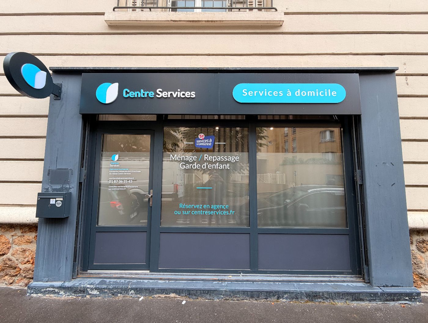 Devanture de l'agence